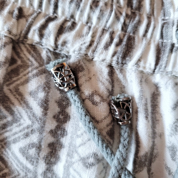 Like New Petite Style Me Lounge Off White Pants Gray Geo Pattern Size XL Petite - Picture 5 of 9